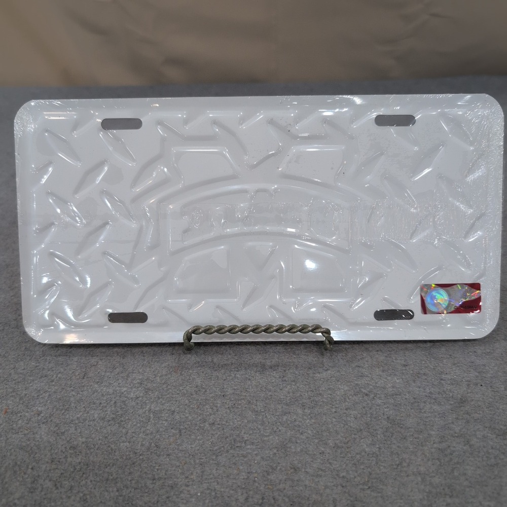 Mississippi State Bulldogs License Plate Diamond Plate Metal HangTime MS State - Picture 2 of 3